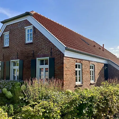 Holiday home Haus Paradies *